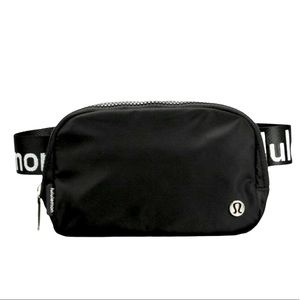 Lululemon Everywhere Belt Bag NWT